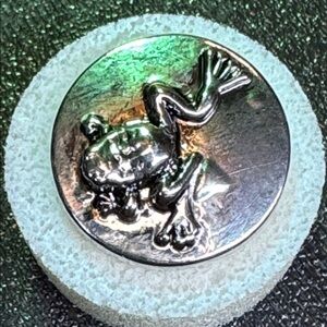 NUGZ USA 20mm Rain forest frog